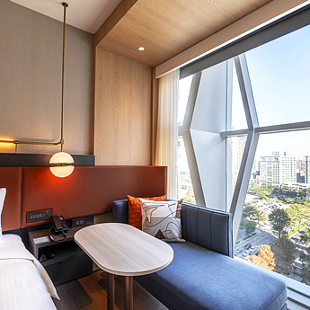 采．寓halo house